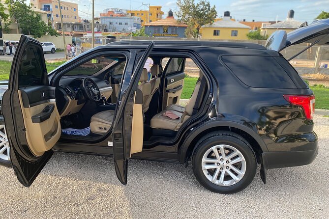 Santo Domingo Elite Transport: Premier and Stylish Car Services. - Who this transfer suits best (and who should look elsewhere)