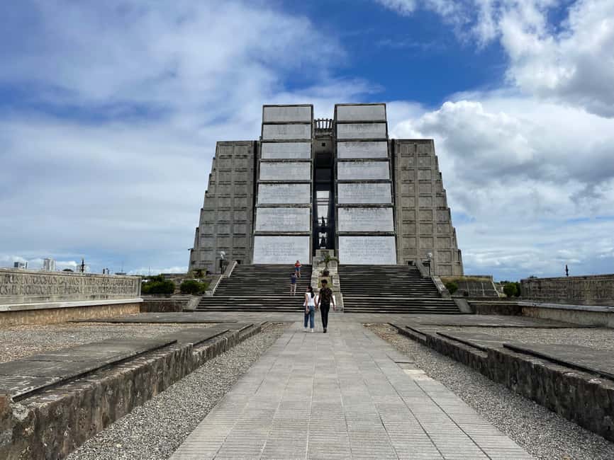 Santo Domingo: Guided City Tour with Lunch - National Palace stop: quick orientation with guided attention