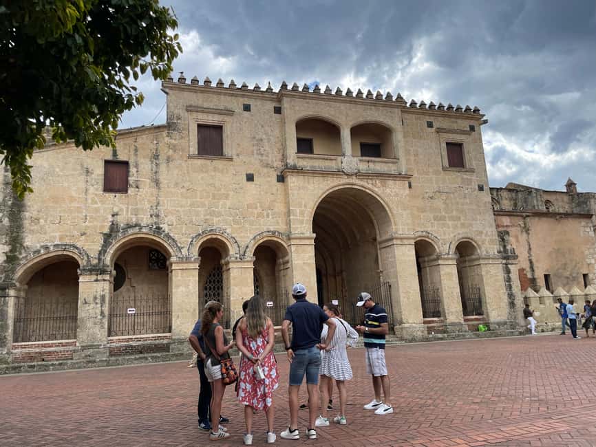 Santo Domingo: Guided City Tour with Lunch - Getting picked up and moving: shared transport is the real variable