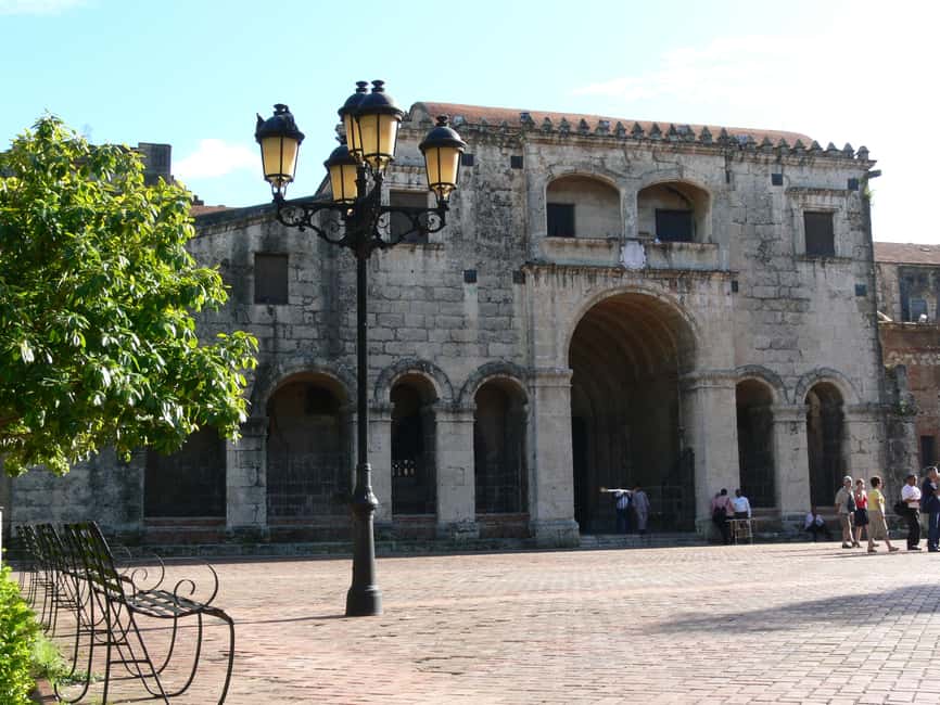 Santo Domingo: Historical City Tour - National Pantheon Photo Stop: A Tiny Stop With Big Name Recognition