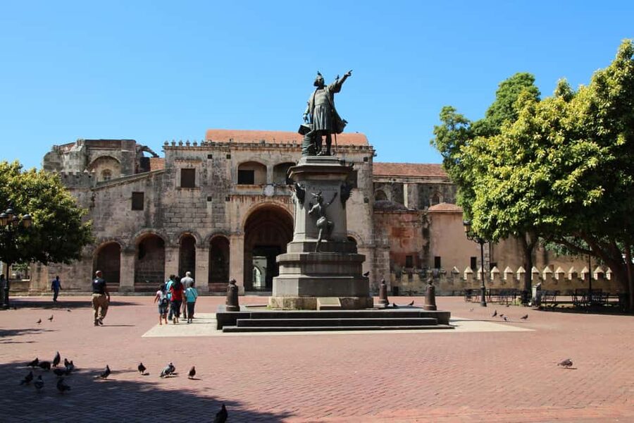 Santo Domingo Historical City Tour: Explore the Heritage - Calle las Damas and the First Big Impression of Santo Domingo
