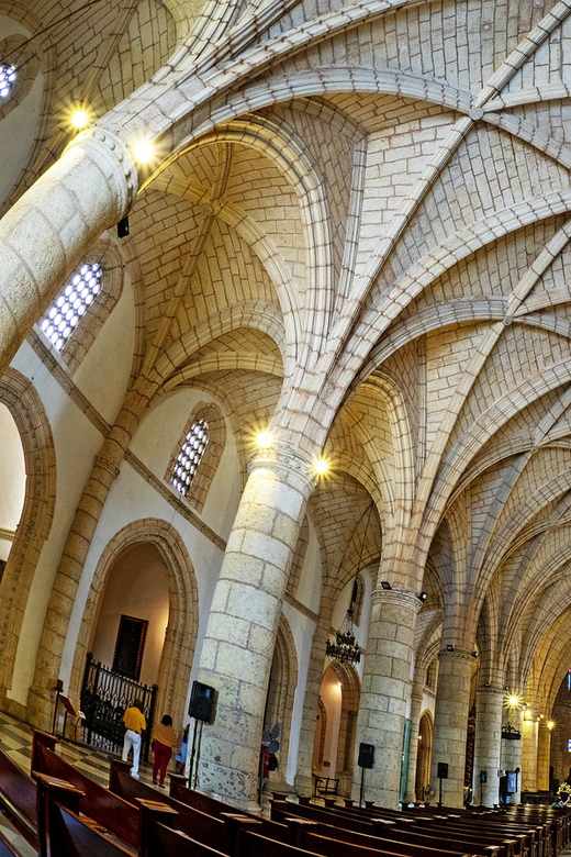 Santo Domingo: Private City Tour walking - The National Panteon stop: a different tone in the same city