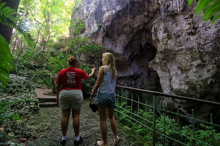 Santo Domingo: Three Eyes National Park Guided Tour - Guide Quality: What You Should Look For