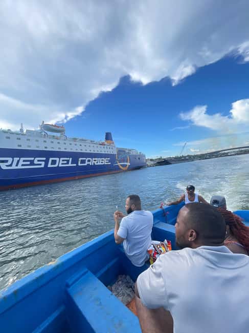 Santo Domingo Top: Colonial Zone Boat Ride Adventure - What’s included: water, mamajuana, and a live guide