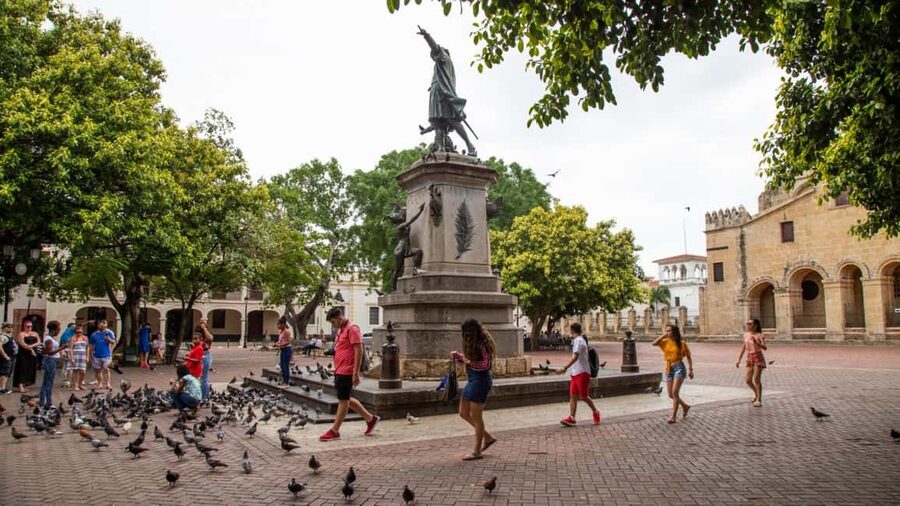 Santo Domingo Tour with caves from Punta Cana - Ciudad Colonial: the heart of the day, with time to breathe