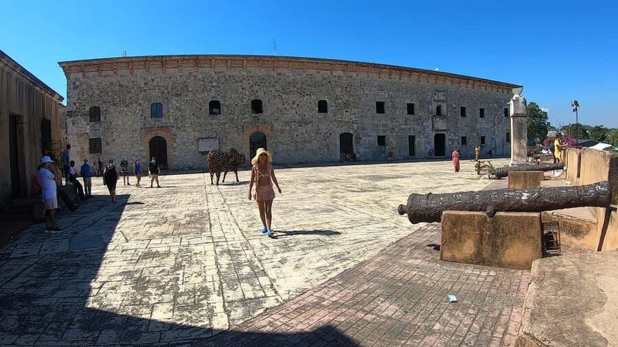 Santo Domingo Tour with caves from Punta Cana - What you’ll eat and taste: buffet lunch, mamajuana, rum, and tobacco