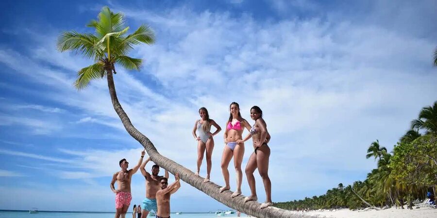 Saona Exclusive Catamaran – Small Group Experience - Saona Island water time and the Natural Pool sandbank