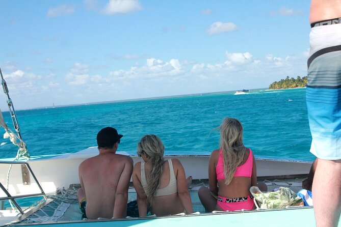 Saona Island by Paradise Travel - Food and drinks: Dominican buffet lunch plus open bar