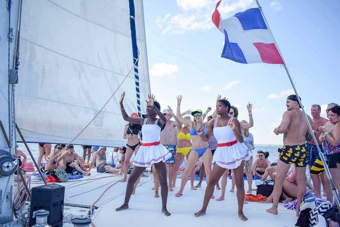 Saona Island Catamaran Adventure with Free Food and Transportation - Isla Saona Beach Time: What You’ll Do on the Island
