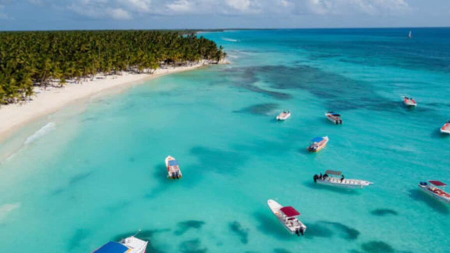 Saona Island: Catamaran Excursion with Lunch and Drinks - The timing problem: getting the most out of a long day