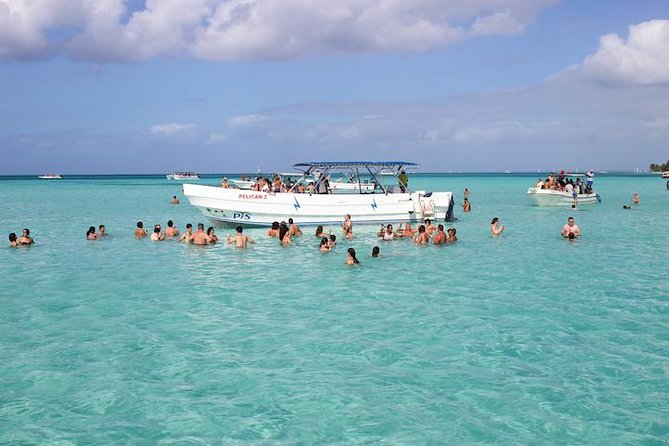 Saona Island Excursion from Bayahibe - Food and drinks on Saona: barbecue, buffet, and the rum rhythm