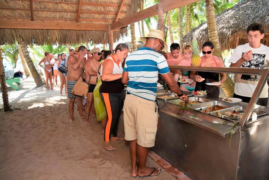 Saona Island from Punta Cana Day Trip with Open Bar - Lunch on the Beach: Chef-Prepared Meals Served With Your Table Ready