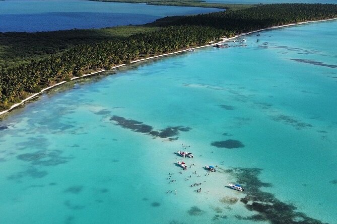 Saona Island, memorable all-inclusive experience, from Santo Domingo. - The route to Saona: speedboat and catamaran rhythm