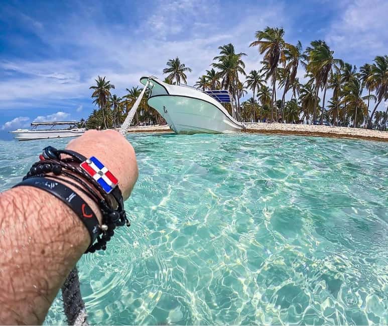 Saona Island Tour All Inclusive Speedboat and Catamaran - Saona Island, the Speedboat-and-Catamaran Way