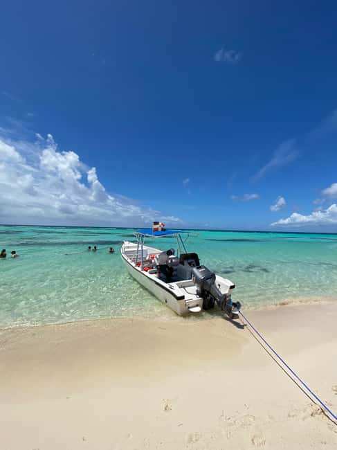 Saona Island VIP: 4 Beaches , Mano Juan & Canto de la Playa - Getting there: pickup options and the day’s timing