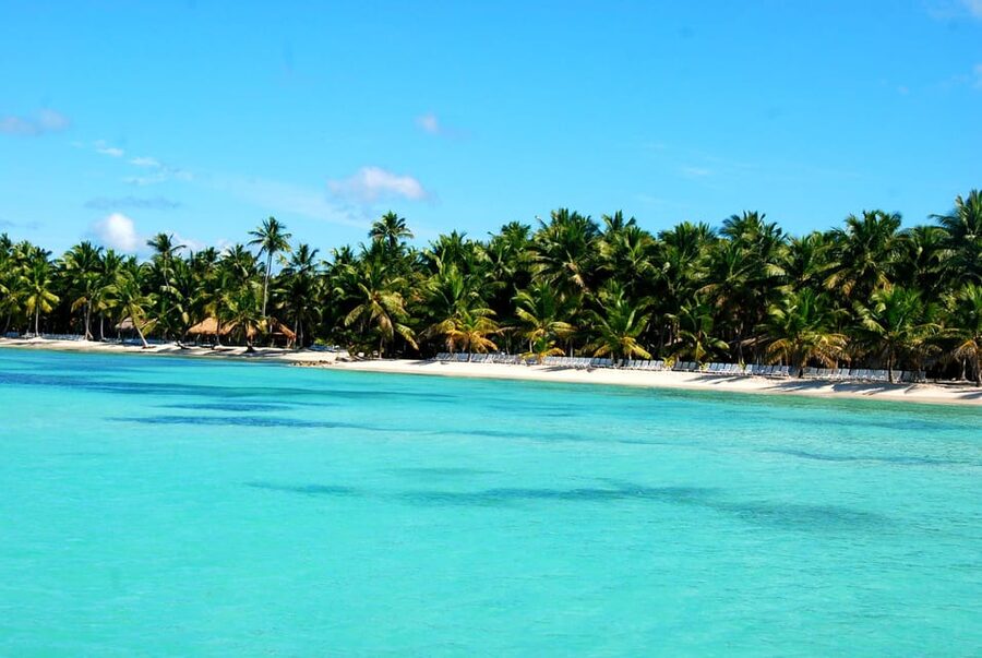 Saona Special Tour: Four Beaches & Canto Experience - Canto de la Playa: Quiet White Sand Time After Most Boats Leave