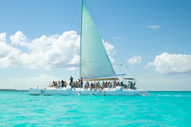 Saône Deluxe Platinum Island - Gourmet buffet lunch on the water: paella, lasagna, and open bar