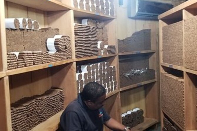 Shopping Tour In Don Lucas Cigar Factory, Rum tasting, Cocoa factory, Souvenirs - Price, Pickup Details, and Timing: The Stuff That Can Make or Break Your Day