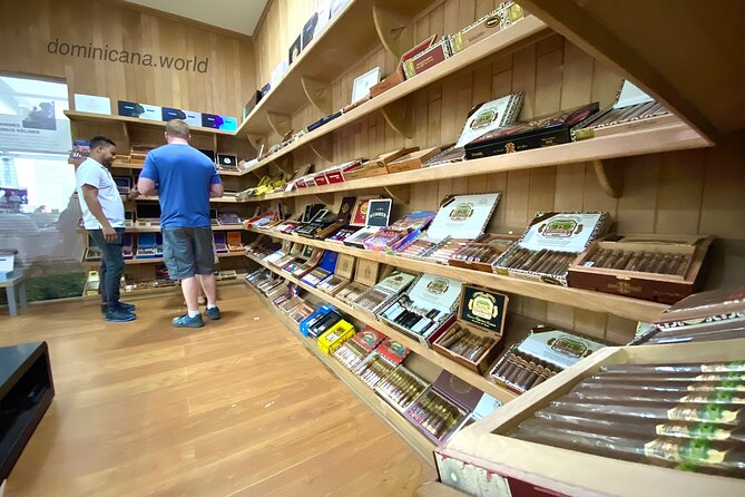 Shopping tour Punta Cana rum cigars coffee larimar chocolate souvenirs mamajuan - Price and value: how $10 can be worth it (or not)