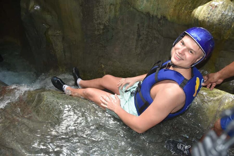 Short Excursions City Tour and 27 Waterfall Damajagua - Guide experience: why clear explanations matter on waterfall days