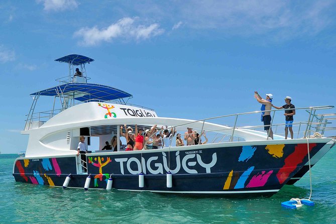Taiguey Emotion Show - Taiguey Emotion Show on Bavaro: a party cruise with a quick Taíno stop