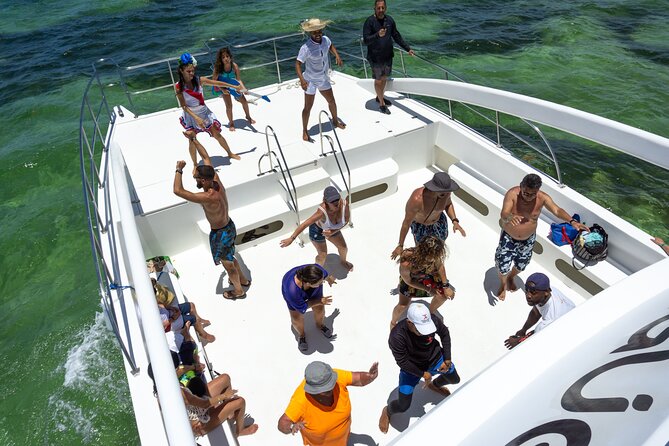 Taiguey Emotion Show - Stop 2: Snorkeling the coral reefs off Bavaro