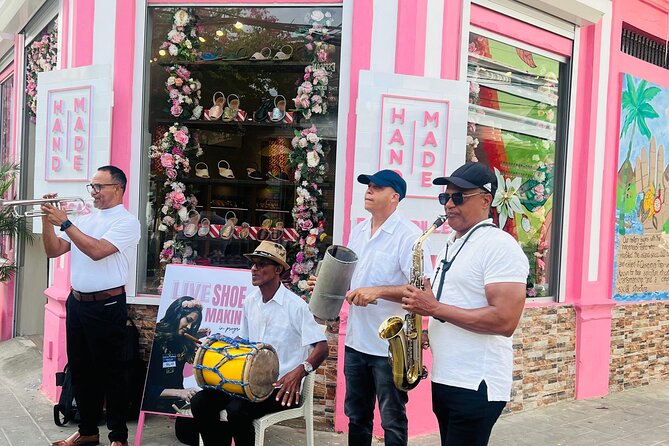 The piña colada experience - Meeting at Calle Duarte 37 (and what the 2-hour plan really feels like)