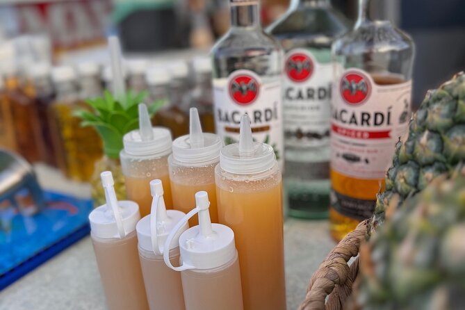 The piña colada experience - Stop 3: Choose your fresh pineapple and hollow it out