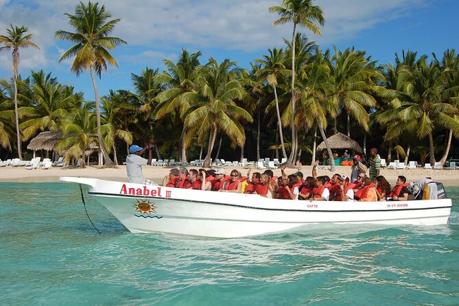 Tour to Isla Saona From Punta Cana with Transportation and Lunch - Stop 2: Palmilla natural pool, starfish, and shallow-water comfort