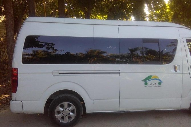 Transfer from Punta Cana to Bayahibe - The Sign Meet-Up: What Happens After You Land