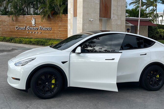 Transfer in Tesla from SDQ Airport to Santo Domingo - Key Points to Know Before You Go