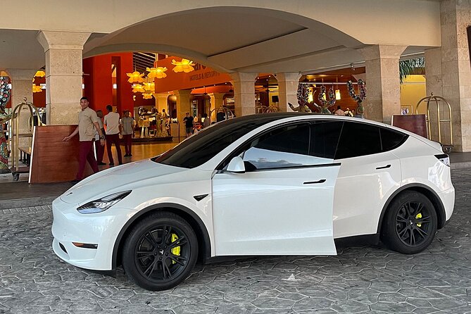 Transfer in Tesla from SDQ Airport to Santo Domingo - Your Arrival Plan: Mobile Ticket, Clear Communication, and One Less Thing to Worry About