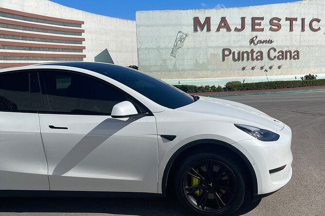 Transfer in Tesla from SDQ Airport to Santo Domingo - The 50-Minute Ride: What That Timing Actually Means