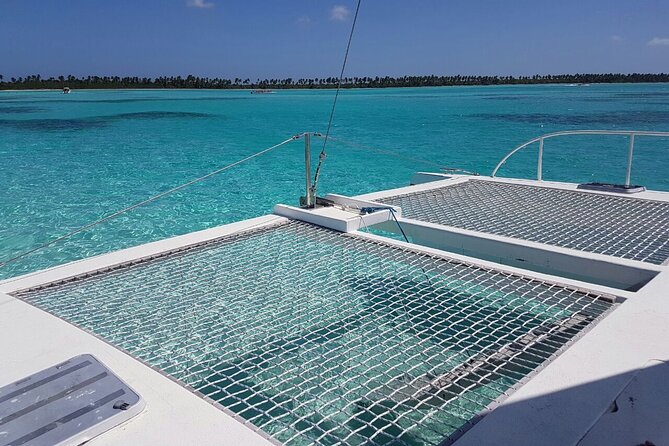 VIP Catamaran with Snorkeling - The crew and animators: fun with real coordination