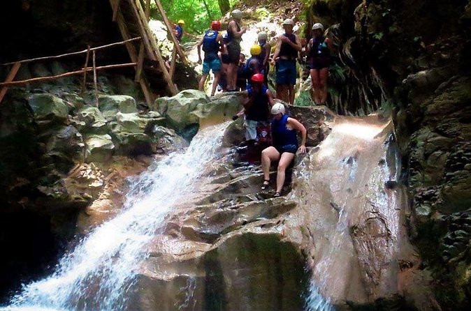 Waterfalls of Damajagua Tour - Group Size and Crowds: Managing the Busy Side