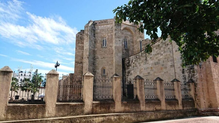 Zona Colonial Hictorical Tour with a local artist - Quick reasons this tour feels worth $30